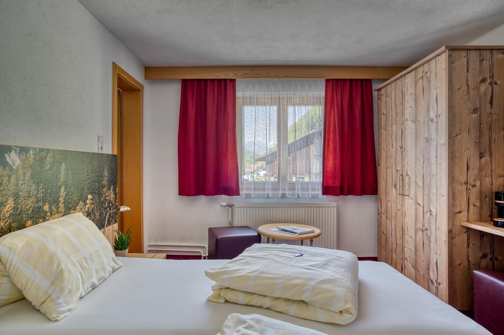 Hotel Jaegerhof Oetz Bilik gambar